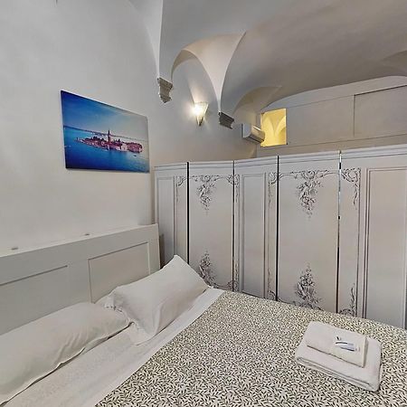 Navona & Castel Sant'Angelo Whole Holiday Apartment Da Pamino & Priscilla Rome Exterior photo
